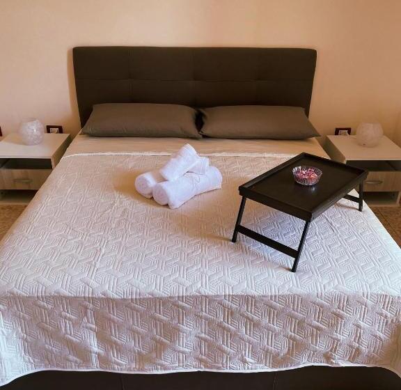 اتاق استاندارد با بالکن, Happy Days Terracina