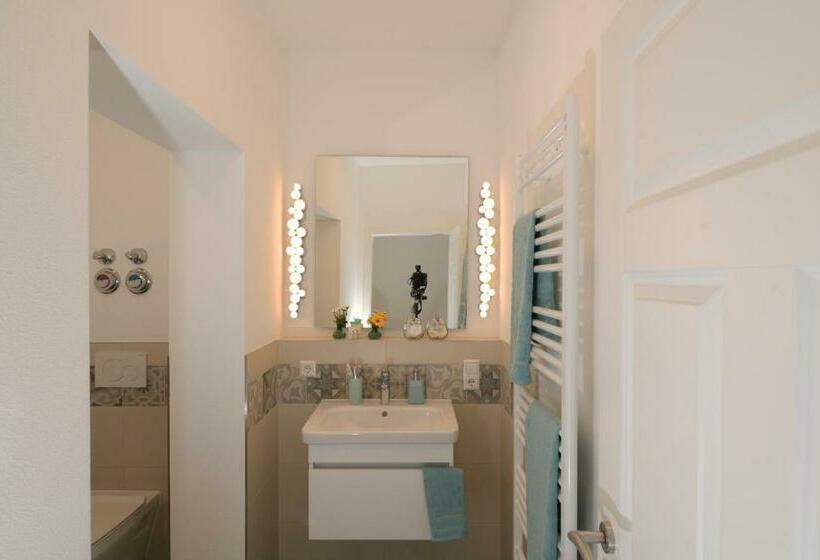 Студио Стандарт с Балконом, Boardinghouse Alte Spinnerei