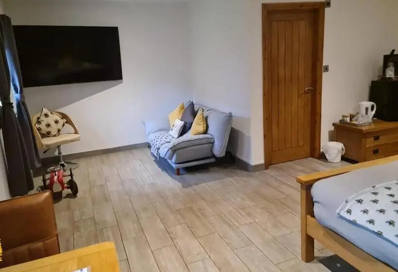 スーペリアールーム, Bumble Barn Bed & Breakfast