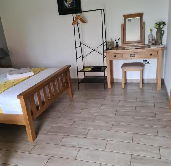 Номер Superior Вид на Сад, Bumble Barn Bed & Breakfast