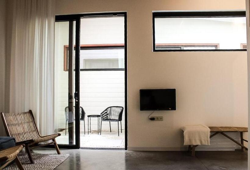 غرفة قياسية سرير كينج, Oscar