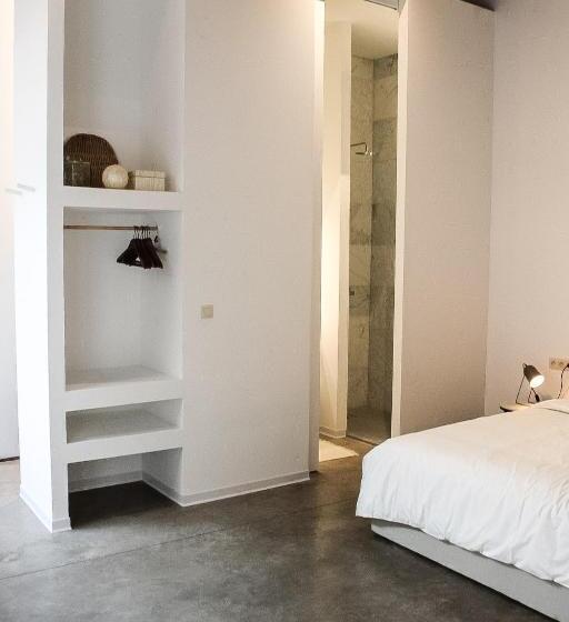 غرفة قياسية سرير كينج, Oscar