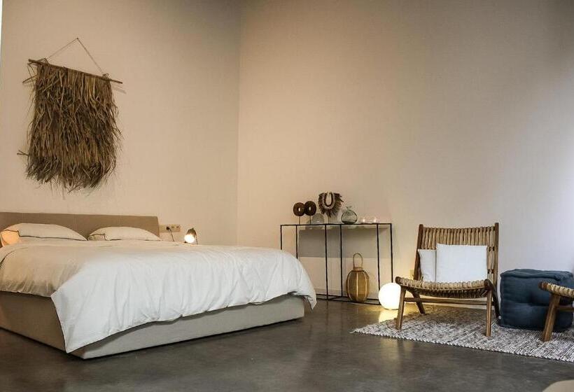 غرفة قياسية سرير كينج, Oscar