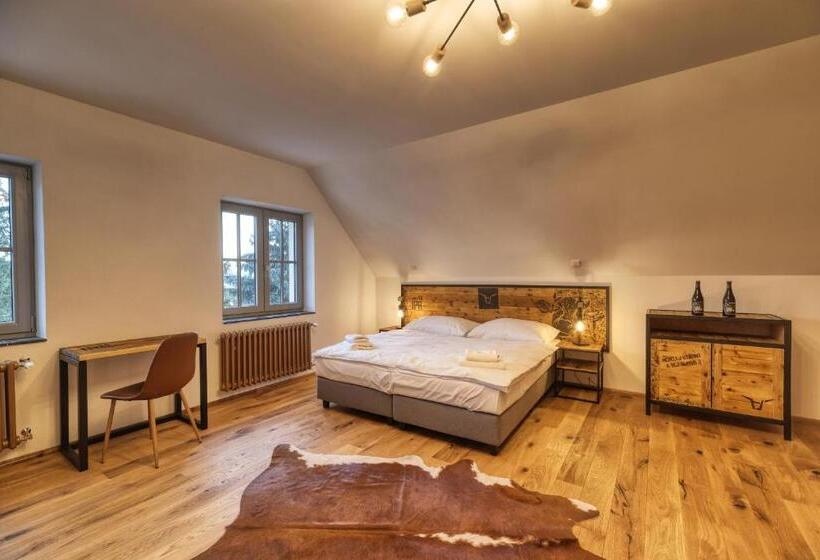 수피리어 패밀리 룸, Pivni