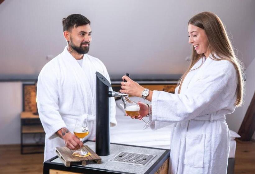 수피리어 패밀리 룸, Pivni