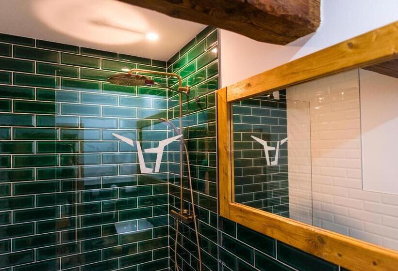 발코니 디럭스 룸, Pivni