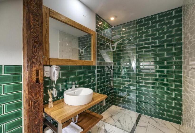 스탠다드 룸, Pivni