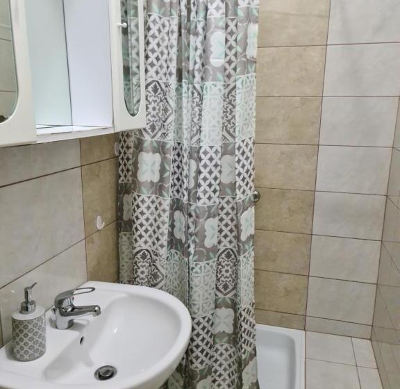 Quarto Estandar, Amina Apartman