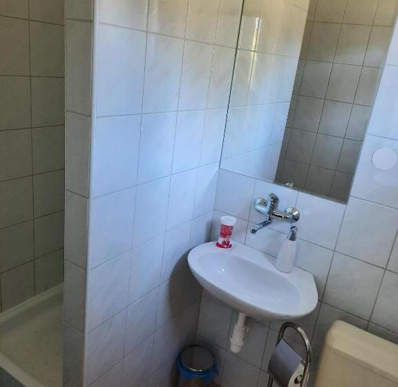 标准间, Villa Zarra