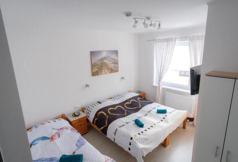 豪华三人间, Villa Zarra