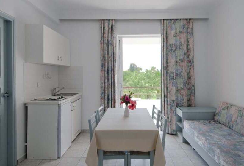 استودیوی استاندارد, Alexandra Beach