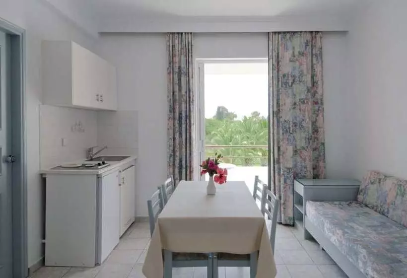 Studio Standard, Alexandra Beach