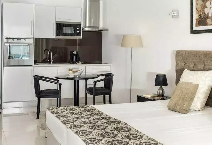 プールビュースタンダードステューディオ, Belmar Spa & Beach Resort