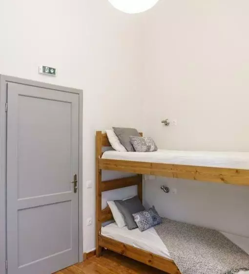 ファミリールーム, Dioskouros Hostel