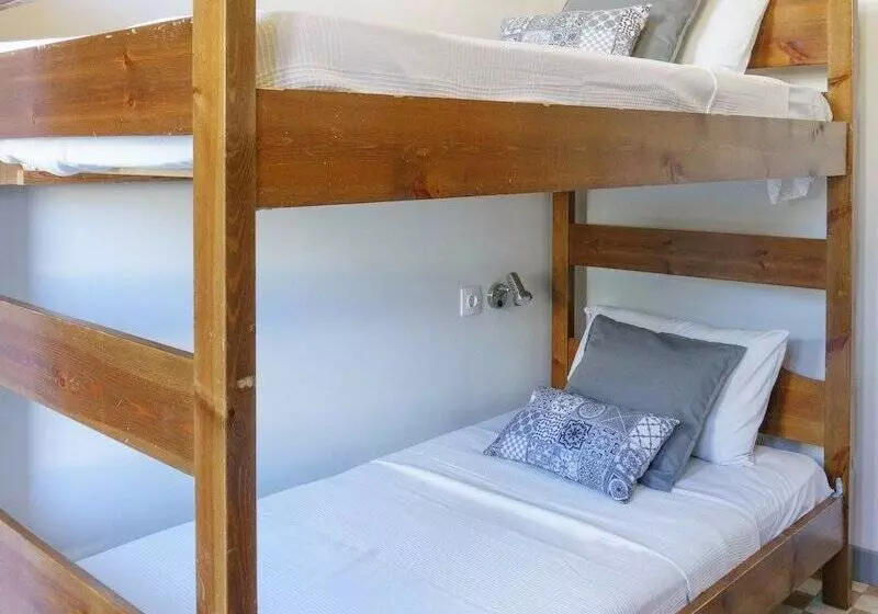 スタンダードトリプルルーム, Dioskouros Hostel