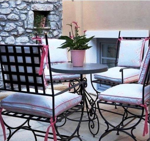 חדר סטנדרט לארבעה, Arhontiko Pepos