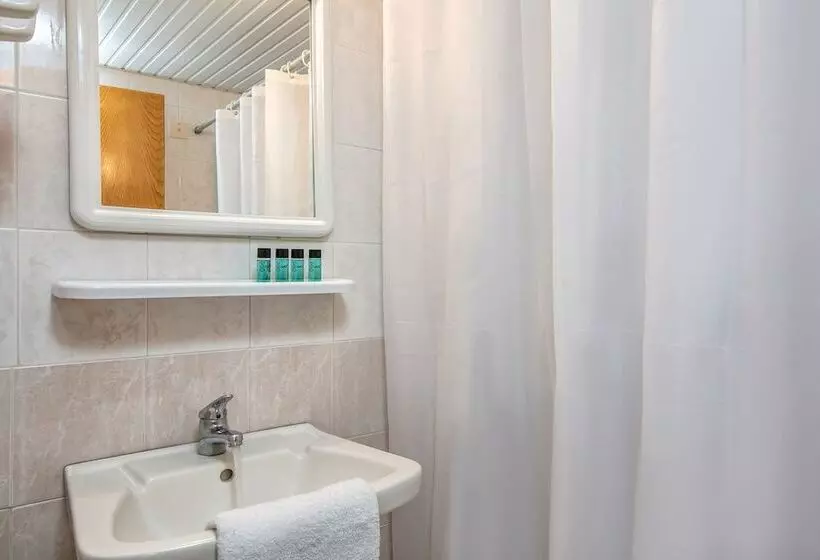 Standard Kolmen Hengen Huone, Belvedere Village