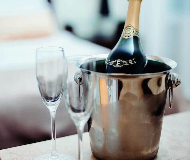 חדר דלוקס, Elite Eden Park