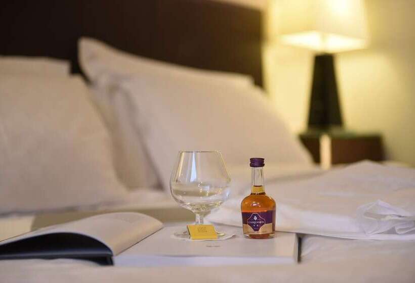 デラックスルーム, Elite Eden Park