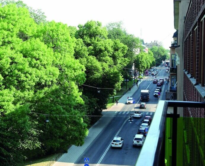 ジュニアスイート, Elite Eden Park