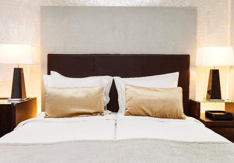 デラックスルーム, Elite Eden Park