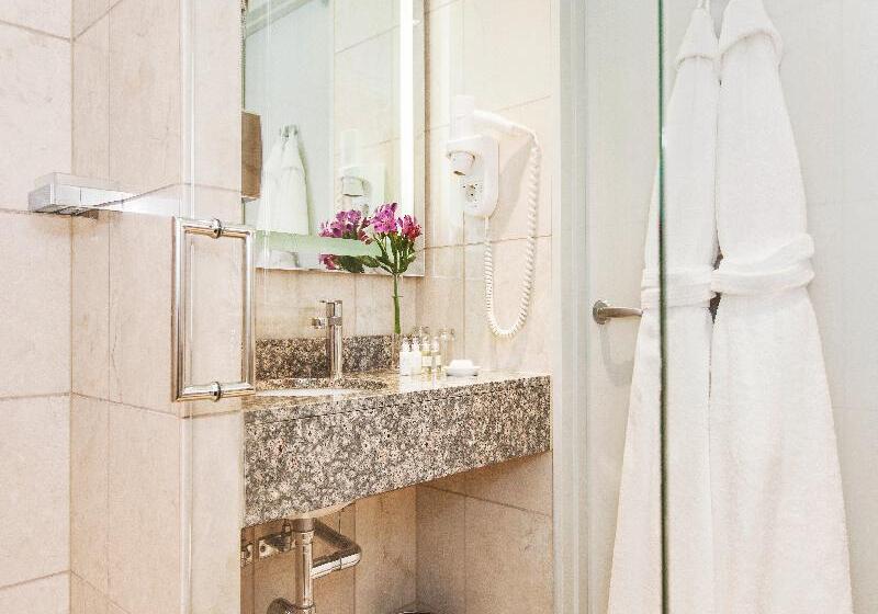 חדר סופריור, Elite Eden Park