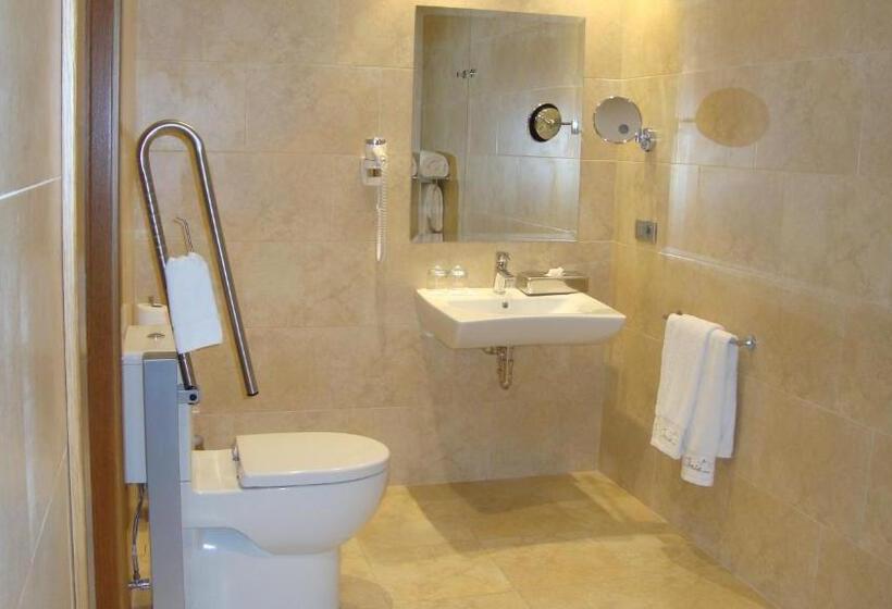 适合残疾人使用的标准间, Komentu Maitea