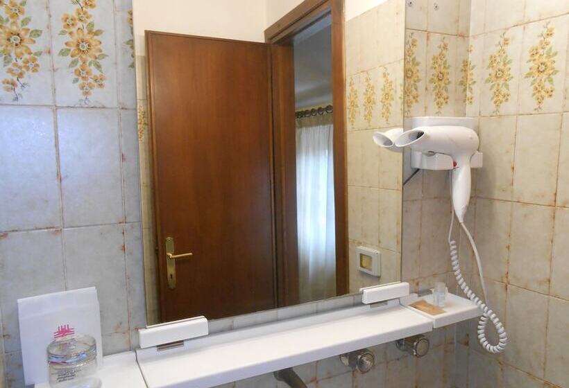 חדר משפחתי, Lo Spedalicchio