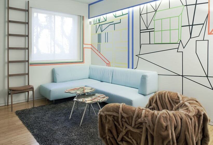 جناح جونيور, New