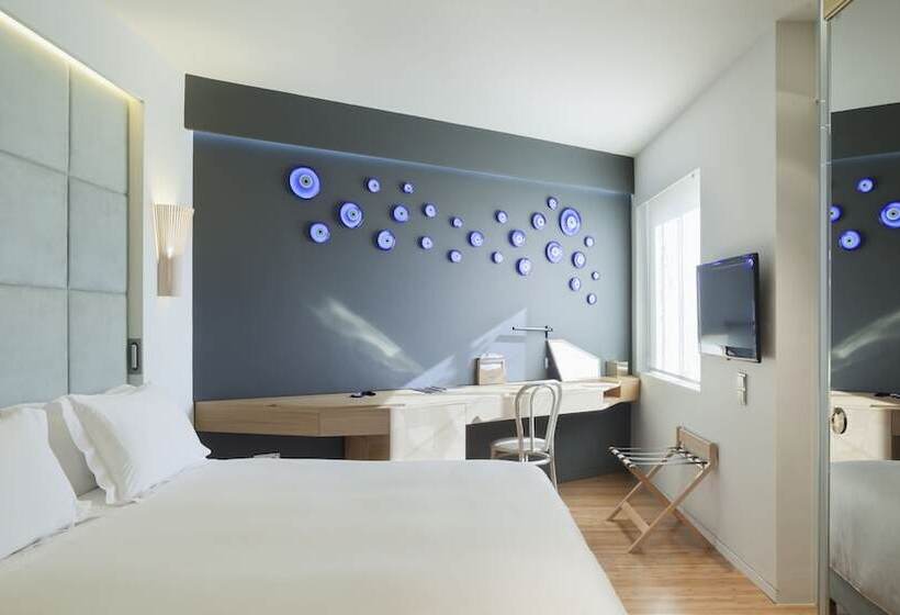 جناح جونيور, New