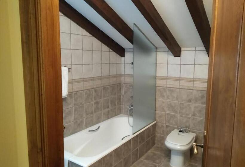 آپارتمان یک خوابه با دری مشترک که هال را جدا می کند., Posada San Marcos