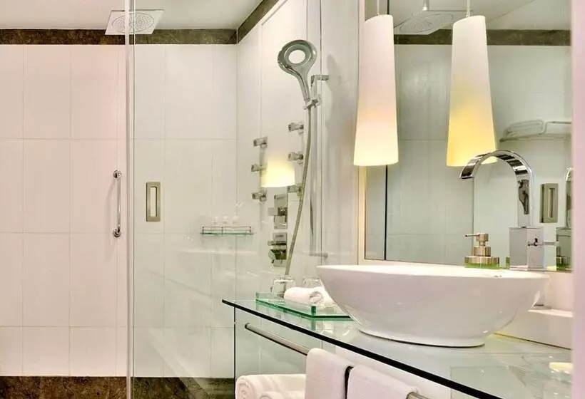 デラックスルーム, Radisson Blu Bengaluru Outer Ring Road