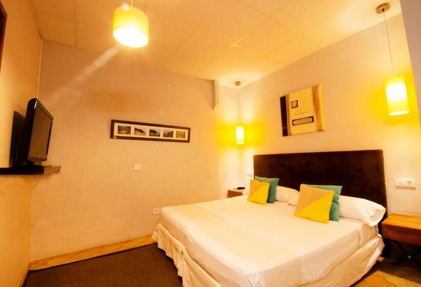 Номер Стандарт, S´hostal D´esporles