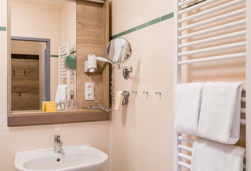 غرفة قياسية ثلاثية, Jufa Hotel Fürstenfeld