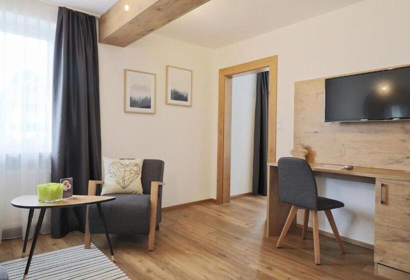 جناح جونيور مزوَّد بشرفة, Seelos  Alpine Easy Stay  Bed & Breakfast