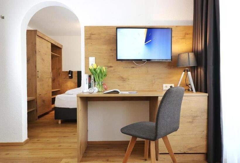 جناح جونيور مزوَّد بشرفة, Seelos  Alpine Easy Stay  Bed & Breakfast