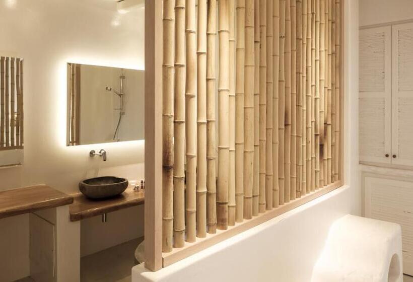 جناح بريميوم, Naxian Collection