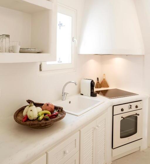 جناح, Naxian Collection