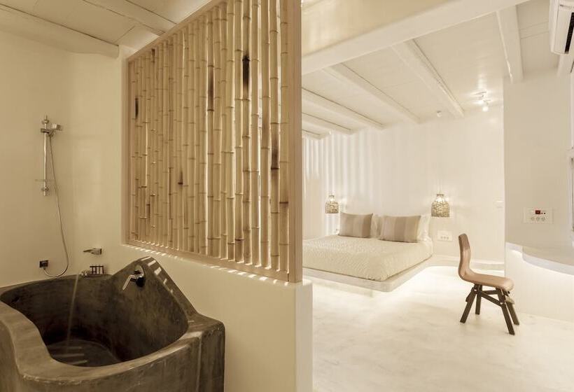 جناح بريميوم, Naxian Collection