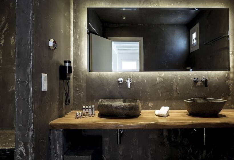 جناح, Naxian Collection