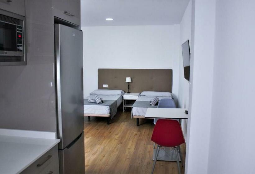 スタンダードスタジオ, Atlantic Apartments