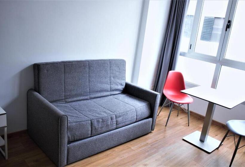 海の見えるスタンダードスタジオ, Atlantic Apartments