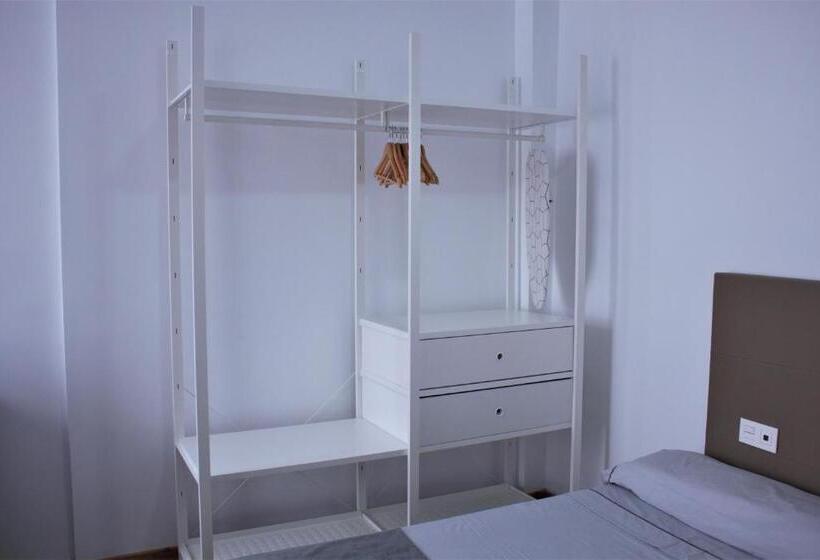 スタンダードスタジオ, Atlantic Apartments