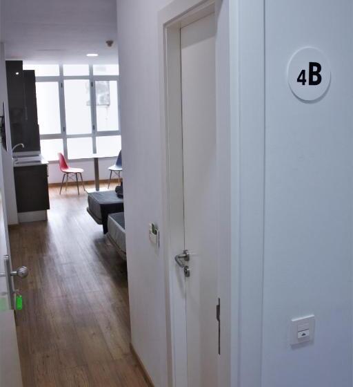 דירת חדר, Atlantic Apartments