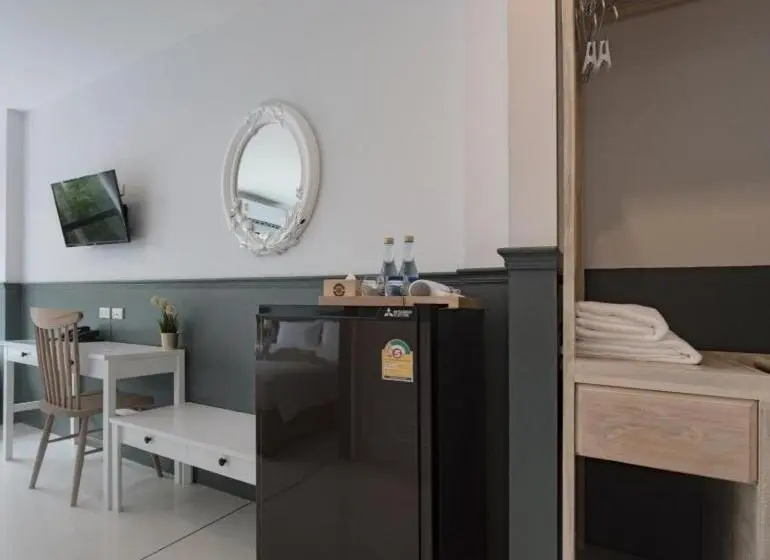 اتاق لوکس, Chanita Hotel Chumphon