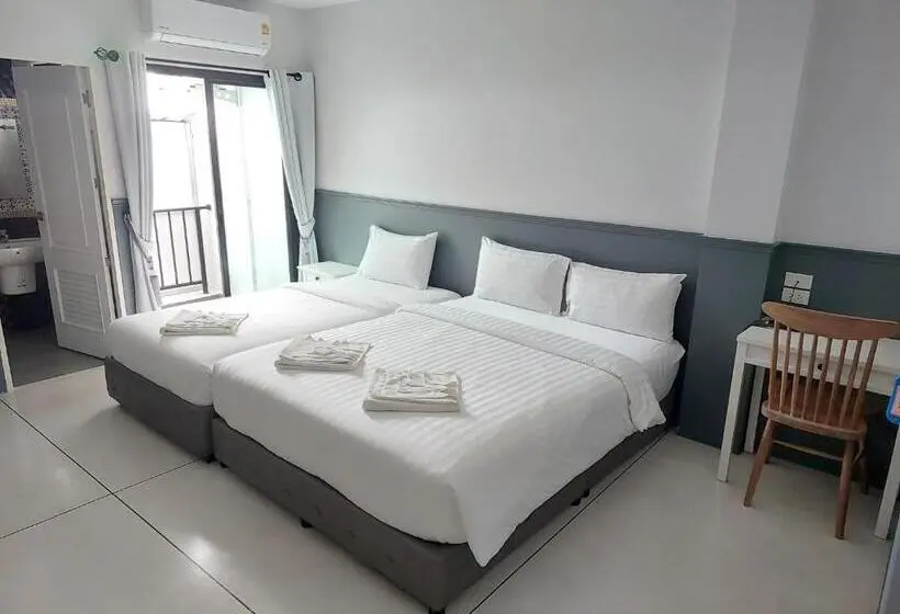اتاق استاندارد سه نفره, Chanita Hotel Chumphon
