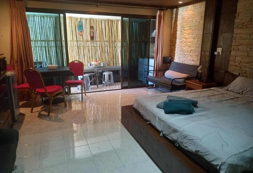 Studio Deluxe, Kata Happy Place