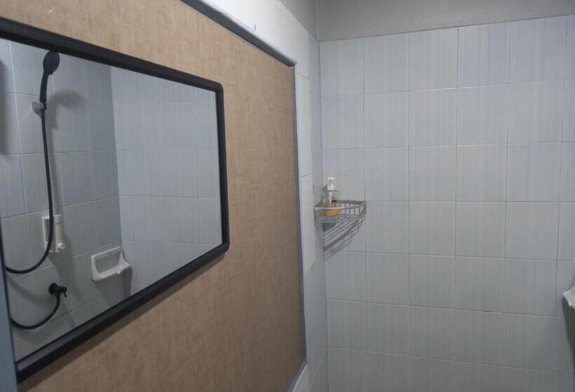 Studio Deluxe, Kata Happy Place