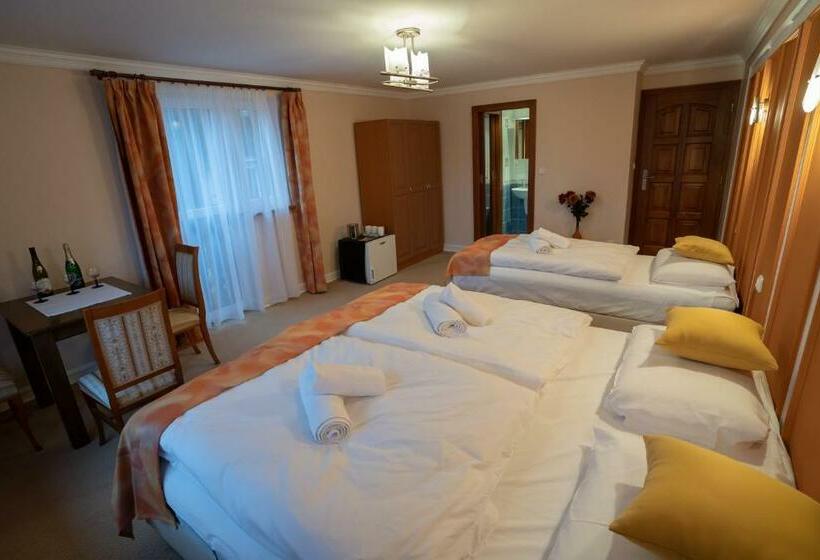 컴포트 트리플 룸, Jáchymoff