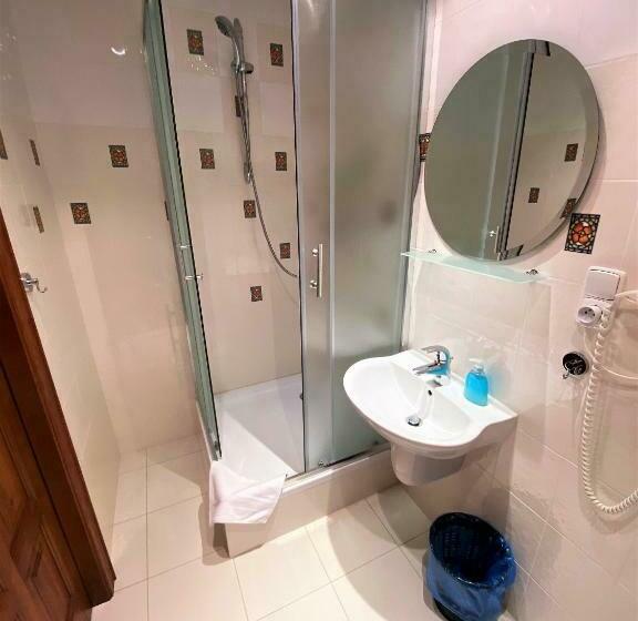 이코노미 룸, Jáchymoff